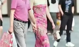 吃瓜裙分享,揭秘娱乐圈幕后故事，带你走进明星们的真实生活