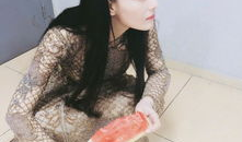 吃瓜裙分享,揭秘娱乐圈幕后故事，带你走进明星们的真实生活